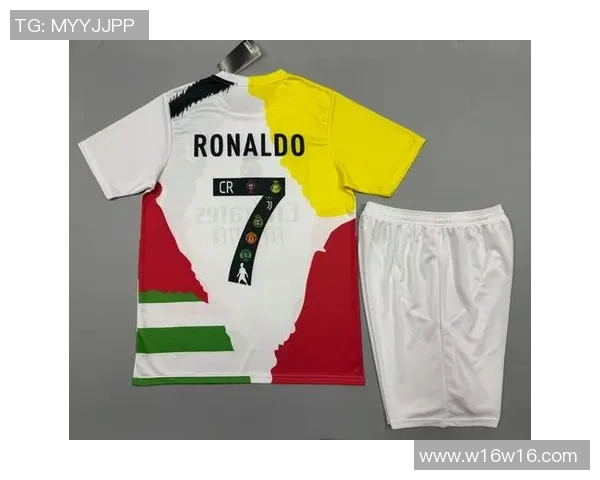 足球明星如何在不同场合对待粉丝展现出明显差别的现象探讨