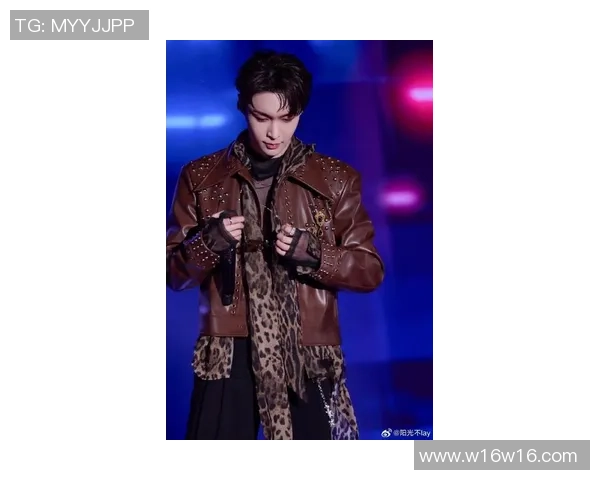 足球明星张艺兴的精彩瞬间与魅力风采全景展示