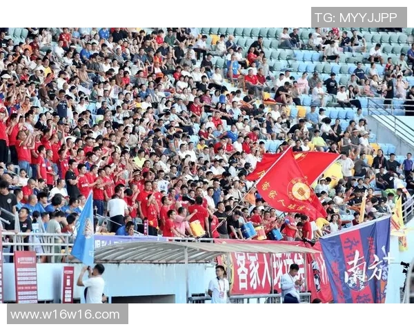 足球明星球迷共同演绎的热血歌曲传递激情与梦想 足球明星球迷共同演绎的热血歌曲传递激情与梦想