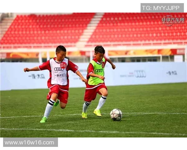 足球明星积极投身青训事业助力年轻球员成长与发展