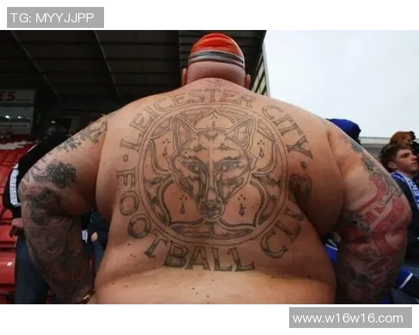 足球明星纹身图腾图片展示与解析让你领略运动与艺术的完美结合