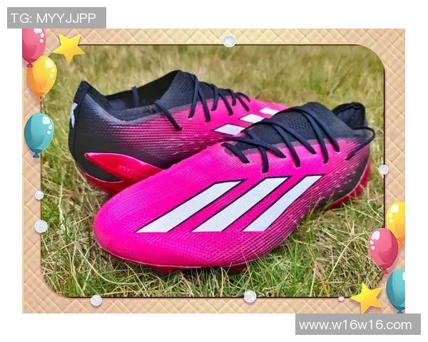 足球明星签名鞋子精美图片展示与介绍让你领略球场风采