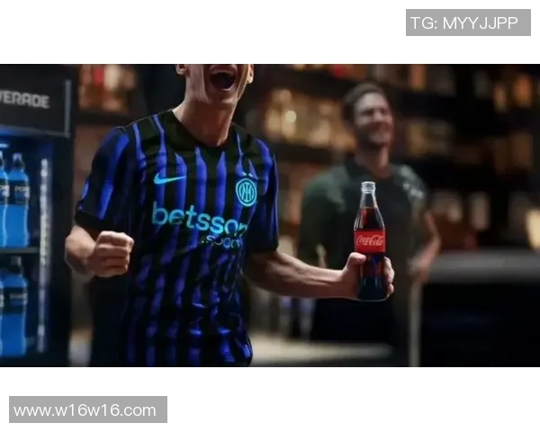 足球明星联手打造创意可乐广告视频引发热潮与关注